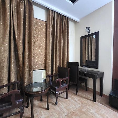 Hotel Mid Town Delhi  Bagian luar foto
