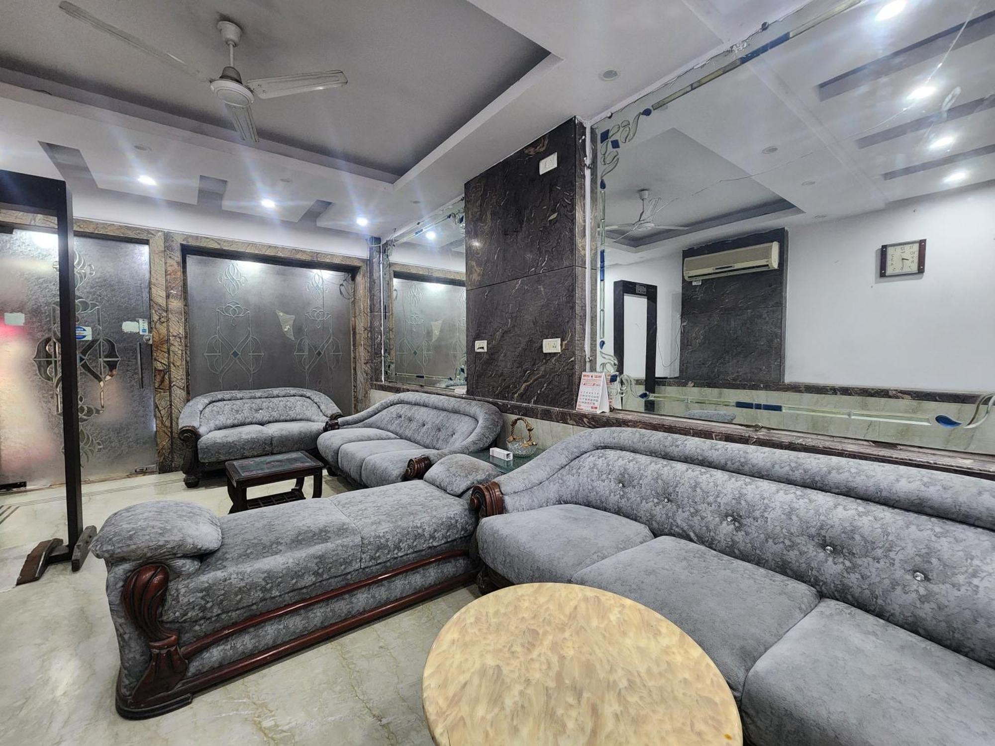 Hotel Mid Town Delhi  Bagian luar foto