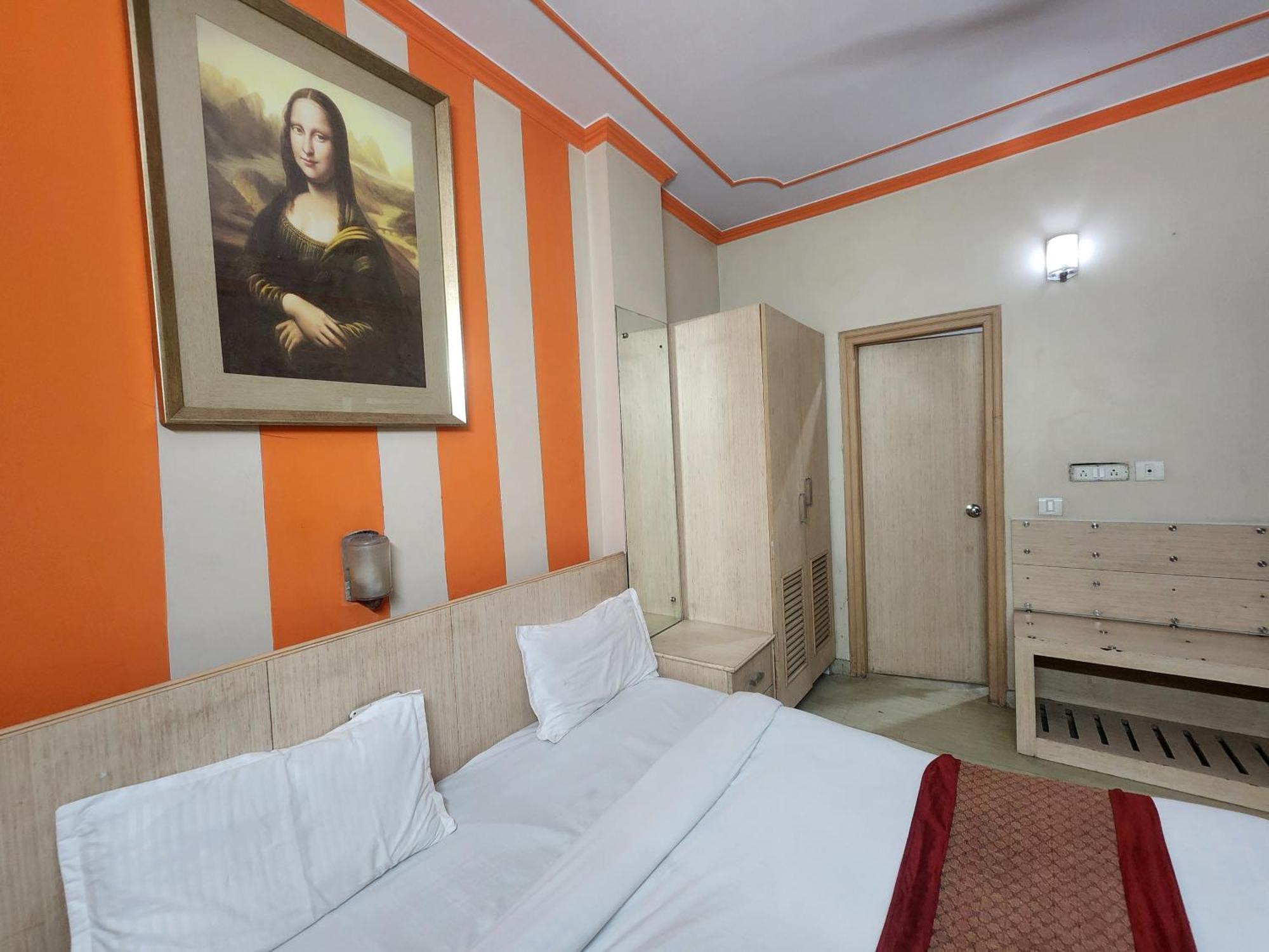 Hotel Mid Town Delhi  Bagian luar foto