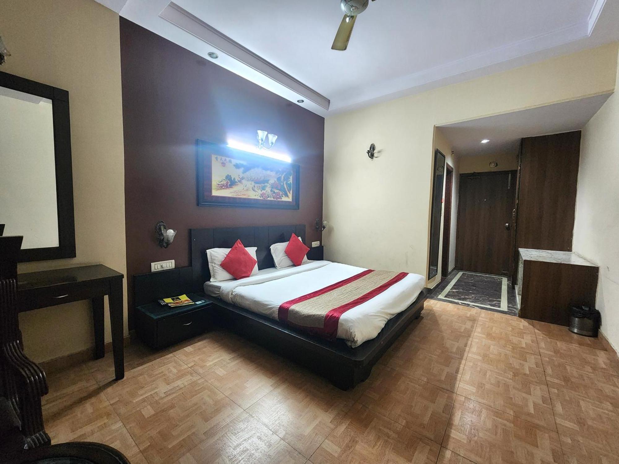 Hotel Mid Town Delhi  Bagian luar foto