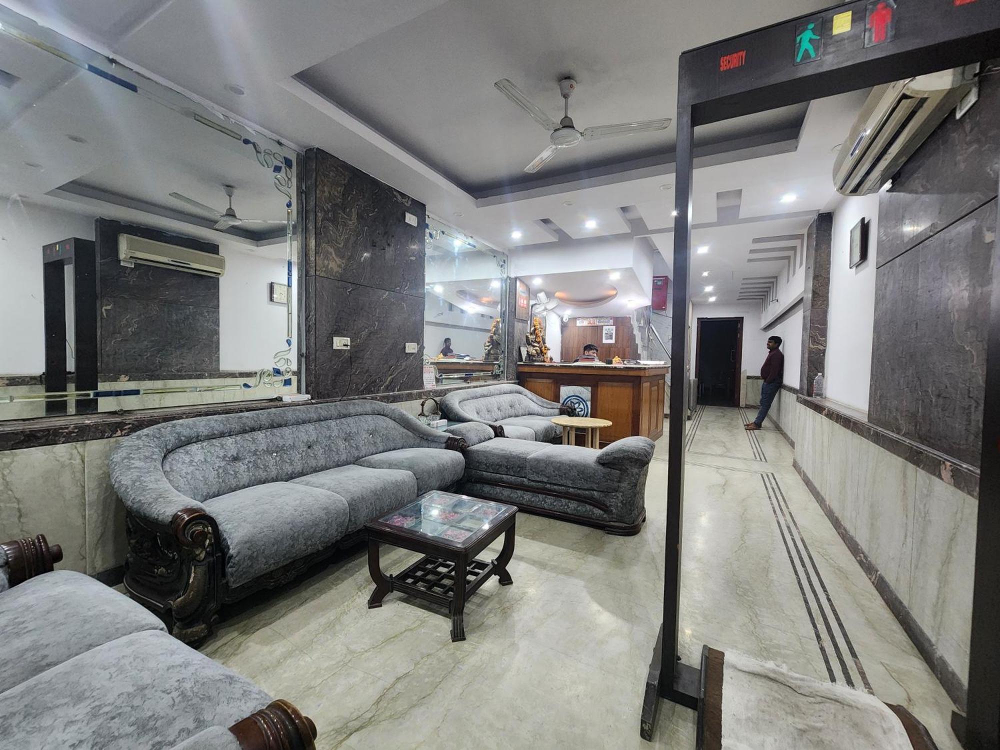 Hotel Mid Town Delhi  Bagian luar foto